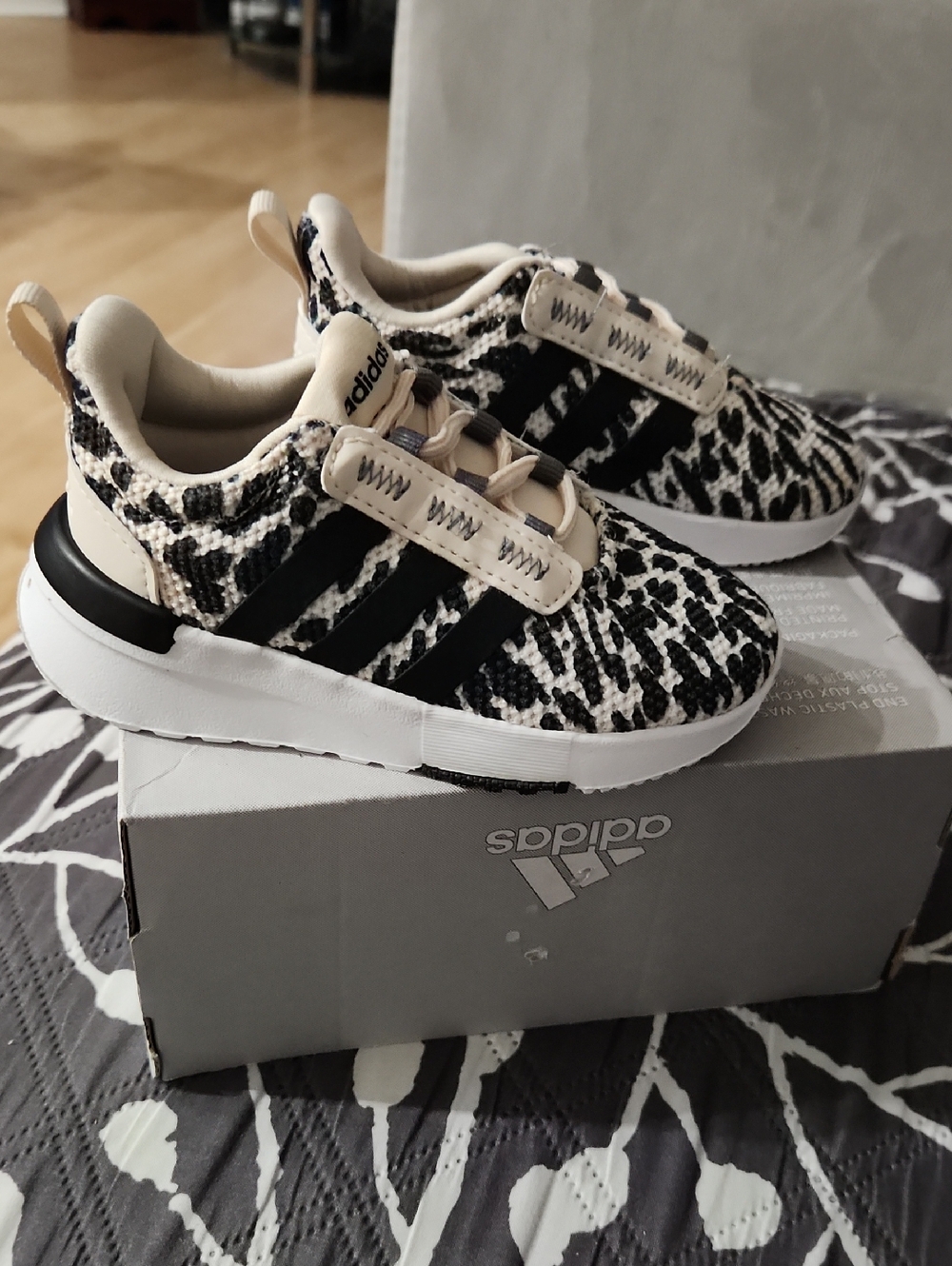 Adidas Kids Black And Cream. Girls. Size 6 Toddler. Brand New